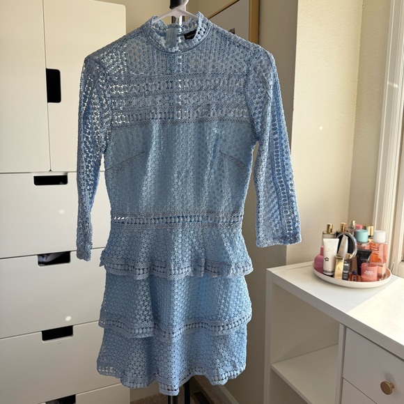 NWOT Beautiful Pretty Little Thing Light Blue 3/4 Sleeve Lace Dress Size Medium - Picture 4 of 5